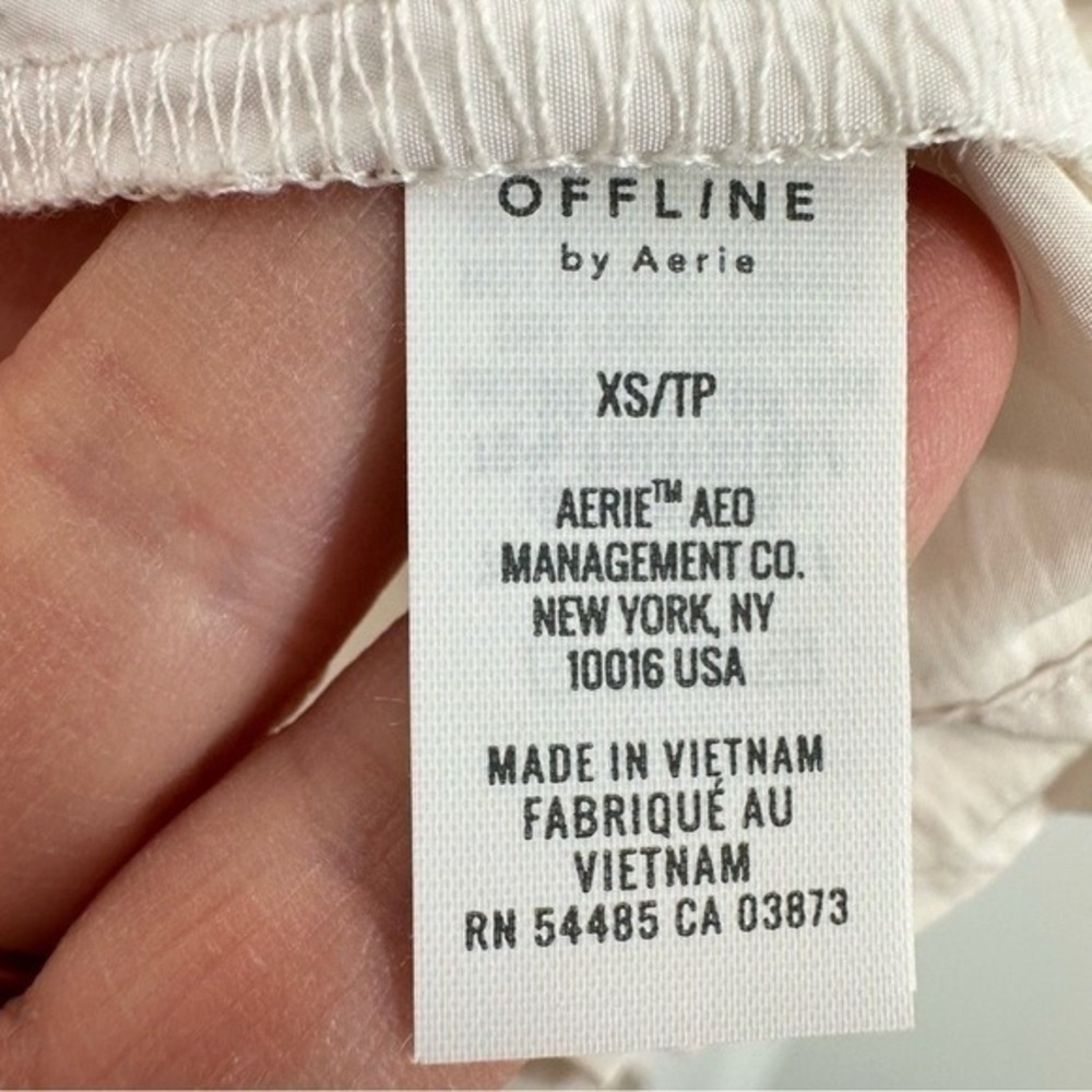 Offline by Aerie Size XS Cropped Hooded Windbreaker Running Outdoors Cream White - Picture 4 of 9